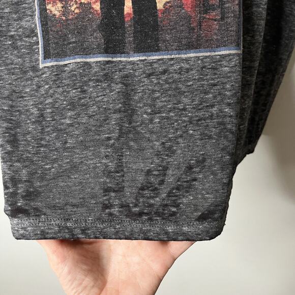 Stranger Things Netflix Women's Graphic T-Shirt XXL Gray Burnout Short Sleeve - Picture 6 of 8